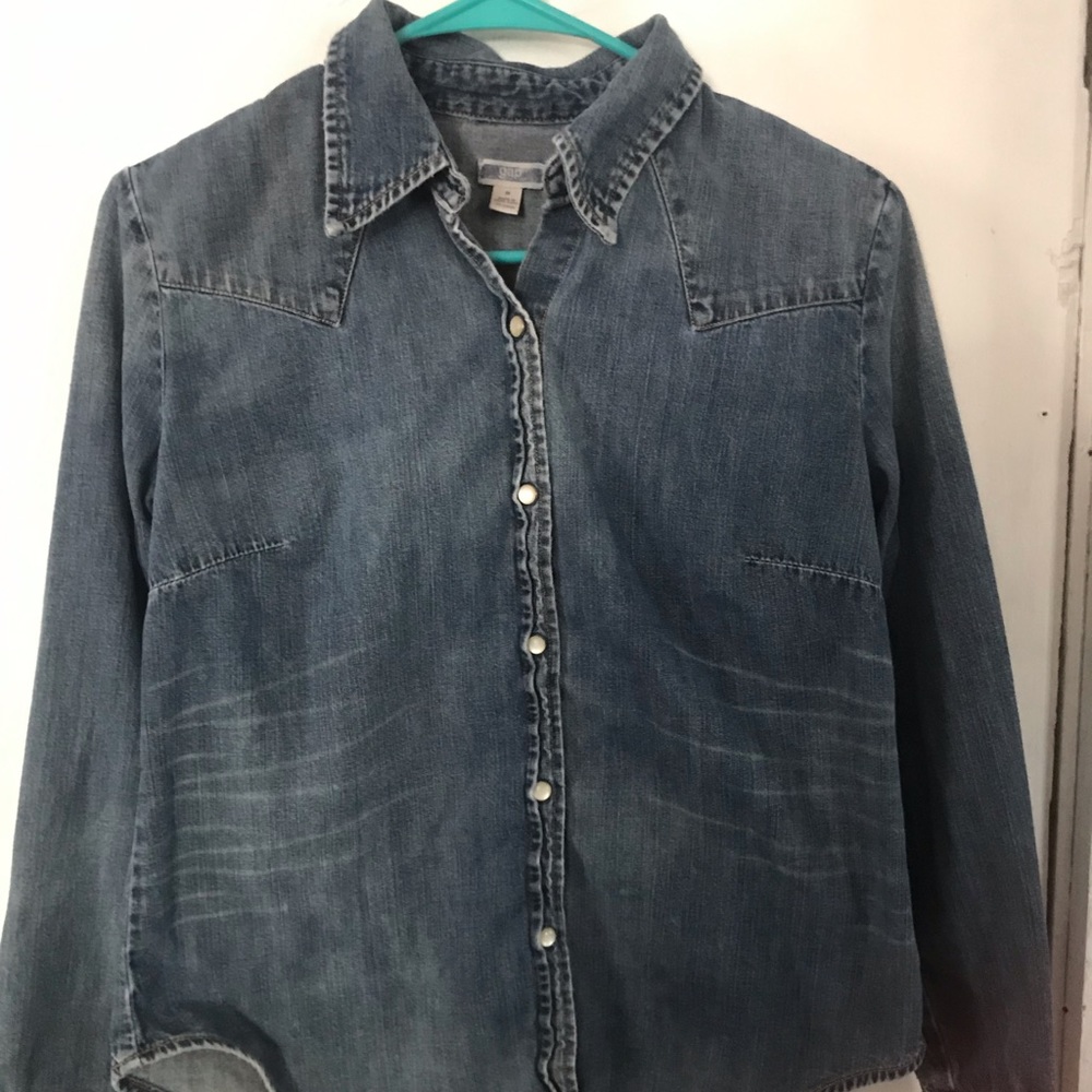 Gap button down